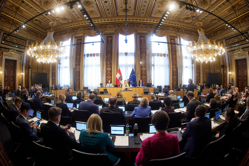 Fragestunde an Integrationsministerin Susanne Raab (ÖVP),Frage von Bundesrätin Maria Huber (GRÜNE)