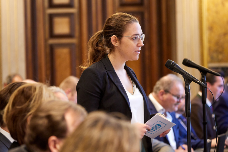 Fragestunde an Integrationsministerin Susanne Raab (ÖVP), Frage von Bundesrätin Elisabeth Wolff (ÖVP)