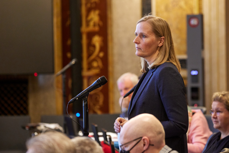 Fragestunde an Integrationsministerin Susanne Raab (ÖVP), Frage von Bundesrätin Maria Huber (GRÜNE)