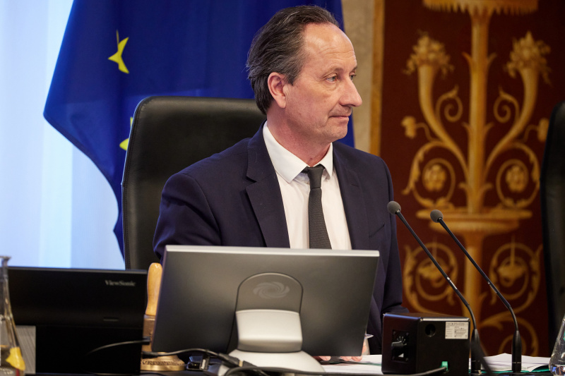 Bundesratspräsident Günter Kovacs (SPÖ) am Präsidium