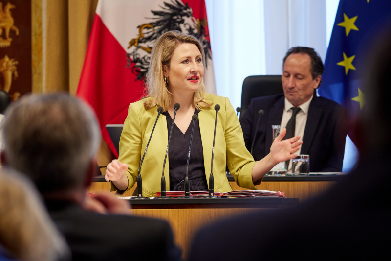 Fragestunde an Integrationsministerin Susanne Raab (ÖVP)