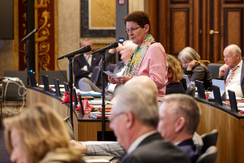 Fragestunde an Integrationsministerin Susanne Raab (ÖVP), Frage von Bundesrätin Elisabeth Grimling (SPÖ)