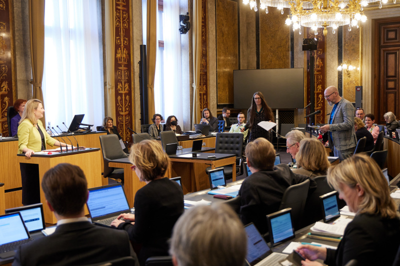 Fragestunde an Integrationsministerin Susanne Raab (ÖVP), Frage von Vorsitzender der Bundesratsfraktion Marco Schreuder (GRÜNE)
