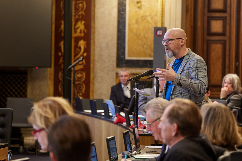 Fragestunde an Integrationsministerin Susanne Raab (ÖVP), Frage von Vorsitzender der Bundesratsfraktion Marco Schreuder (GRÜNE)