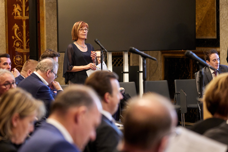 Fragestunde an Integrationsministerin Susanne Raab (ÖVP), Frage von Bundesrätin Andrea Michaela Schartel (FPÖ)