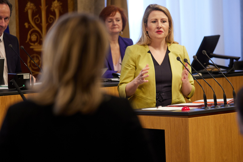Fragestunde an Integrationsministerin Susanne Raab (ÖVP)