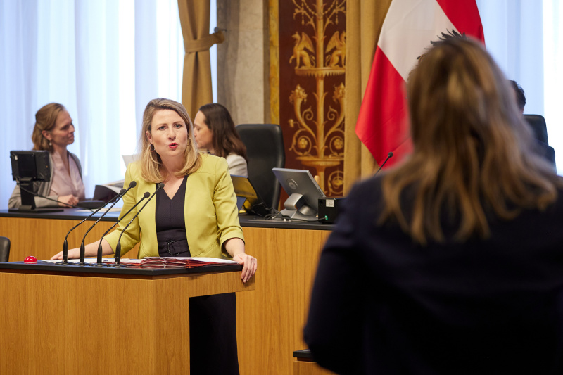 Fragestunde an Integrationsministerin Susanne Raab (ÖVP)