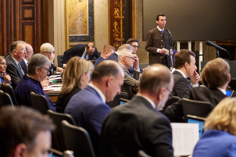 Fragestunde an Integrationsministerin Susanne Raab (ÖVP), Frage von Bundesrat Josef Ofner (FPÖ)