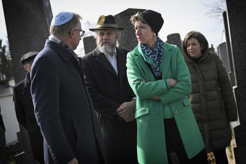 Von links: Generalsekretär Israelitische Kultusgemeinde Klaus Hoffmann, Nationalratsabgeordneter Martin Litschauer (GRÜNE), Nationalratsabgeordnete Martina Diesner-Wais (ÖVP)