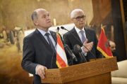 Von links: Nationalratspräsident Wolfgang Sobotka (ÖVP) am Rednerpult, Parlamentspräsident von Marokko Rachid Talbi El Alami