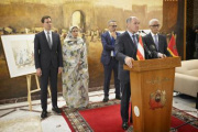 Von links: Nationalratspräsident Wolfgang Sobotka (ÖVP) am Rednerpult, Parlamentspräsident von Marokko Rachid Talbi El Alami. Im Hintergrund Delegationsmitglieder aus Österreich und Marokko