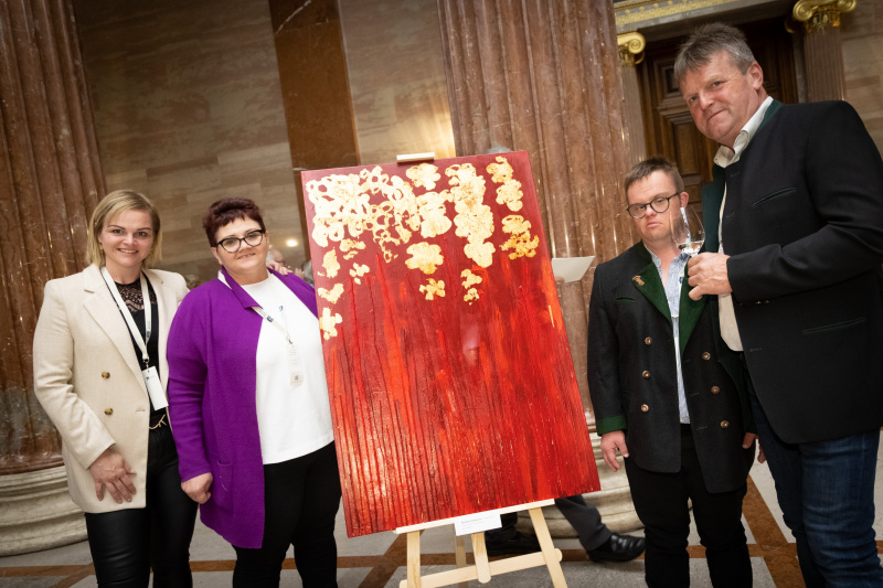 Künstler Bernhard Wildbacher und Familie