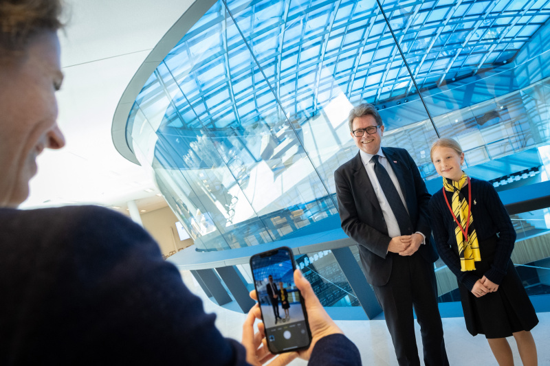 Foto mit Unterrichtsminister Martin Polaschek