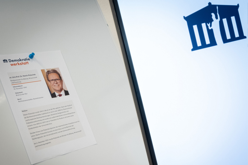 Unterrichtsminister Martin Polaschek auf Besuch in der Demokratiewerkstatt