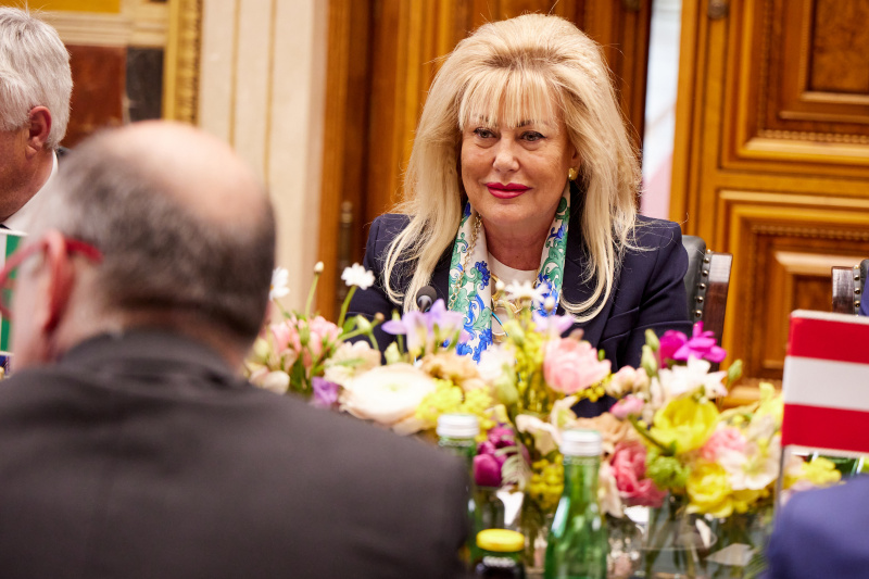 Arbeitsgespräch. Präsidentin des Südtiroler Landtages Rita Mattei