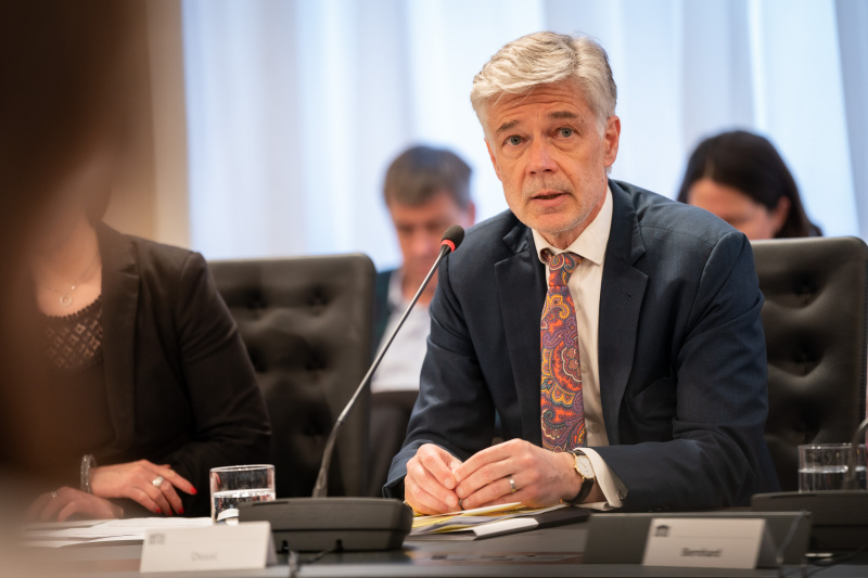 Grußworte Parlamentsdirektor Harald Dossi