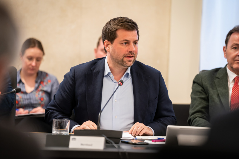 Bereichssprecher für Volksgruppen Nationalratsabgeordneter Michael Bernhard (NEOS)