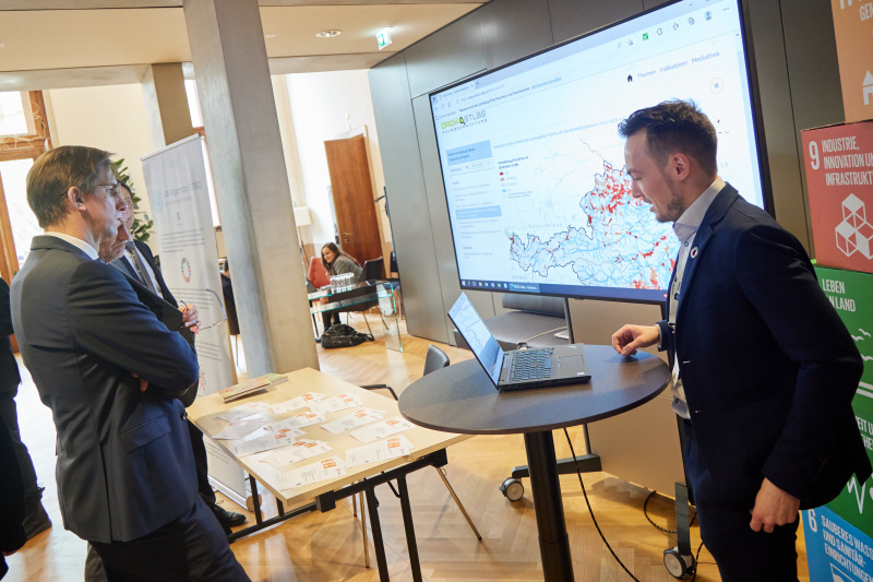 Informationsgespräche