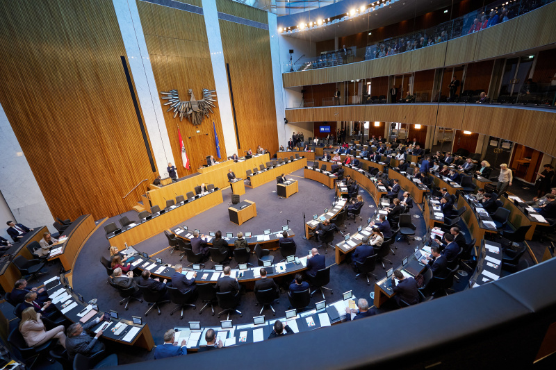 Blick in den Sitzungssaal