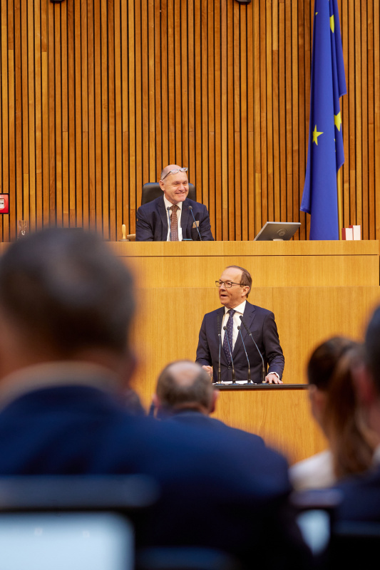 Am Rednerpult Nationalratsabgeordneter Peter Haubner (ÖVP)