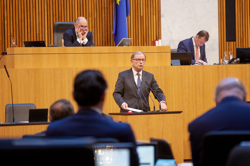 Am Rednerpult Nationalratsabgeordneter Karlheinz Kopf (ÖVP)