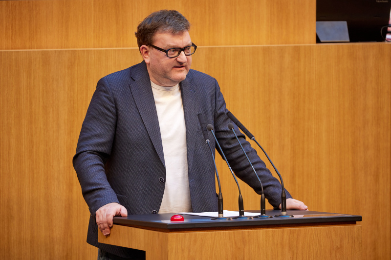 Am Rednerpult Nationalratsabgeordneter Markus Koza (GRÜNE)
