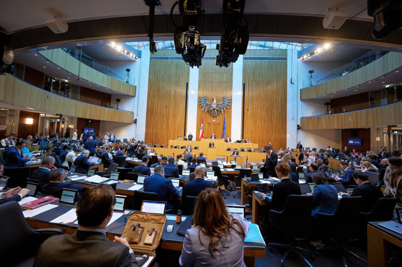 Am Rednerpult Nationalratsabgeordneter Wolfgang Gerstl (ÖVP)