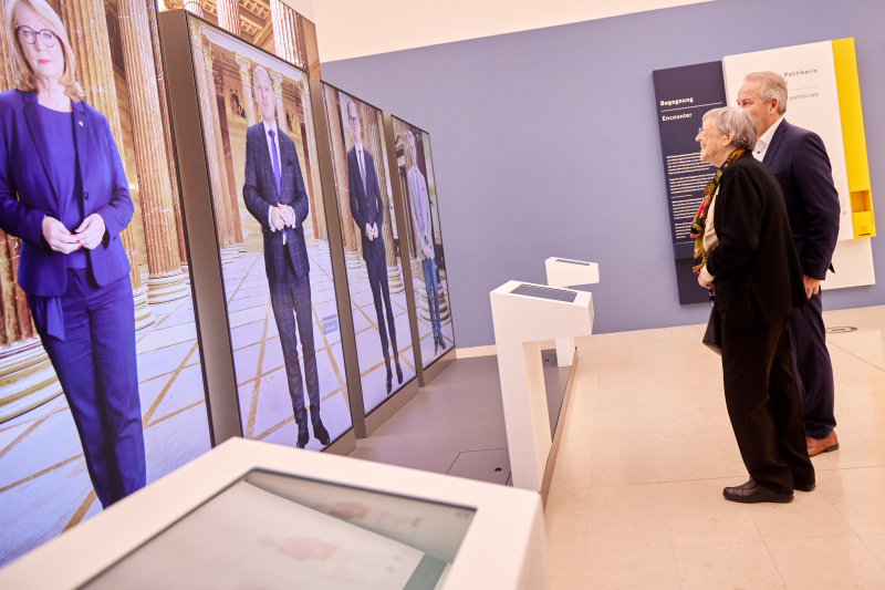 Besichtigung der Ausstellung im Forum