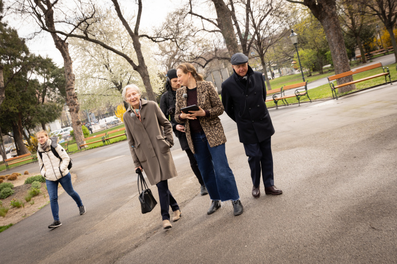 Ehemalige Präsidentin des Obersten Gerichtshofes Irmgard Griss und ehemaliger Präsident des österreichischen Verwaltungsgerichtshofs Clemens Jabloner im Interview mit Moderatorin Tatjana Lukáš