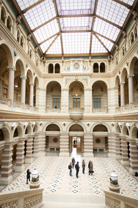 Ehemalige Präsidentin des Obersten Gerichtshofes Irmgard Griss und ehemaliger Präsident des österreichischen Verwaltungsgerichtshofs Clemens Jabloner im Interview mit Moderatorin Tatjana Lukáš