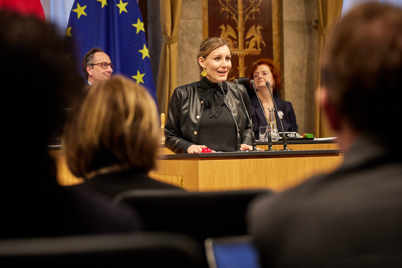 Am Rednerpult Bundesrätin Heike Eder (ÖVP)