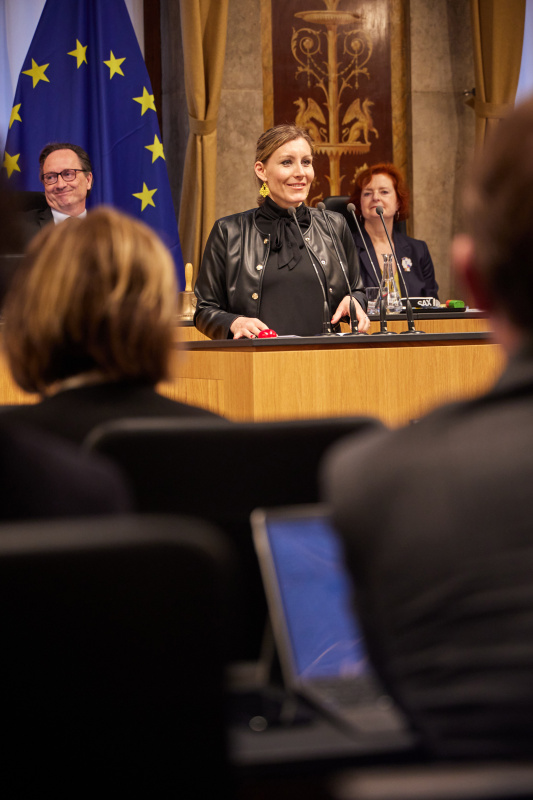 Am Rednerpult Bundesrätin Heike Eder (ÖVP)