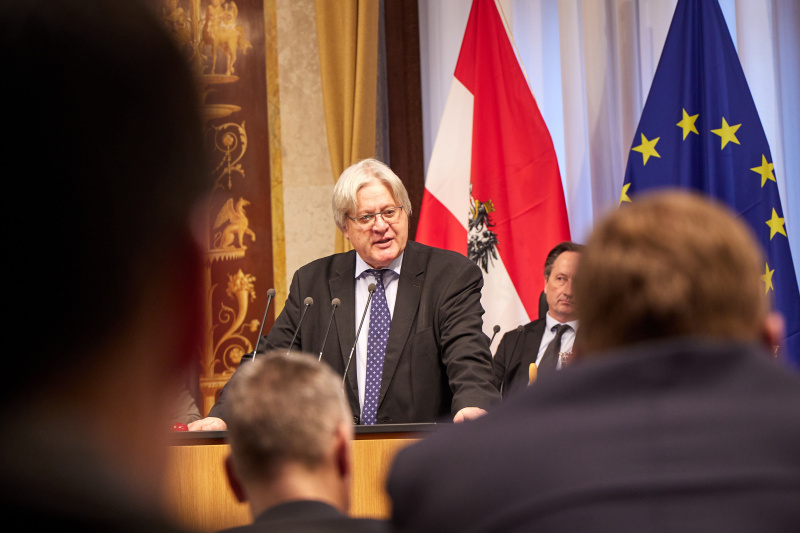 Am Rednerpult Bundesrat Stefan Schennach (SPÖ)