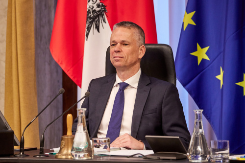 Vizepräsident des Bundesrates Harald Himmer (ÖVP) am Präsidium