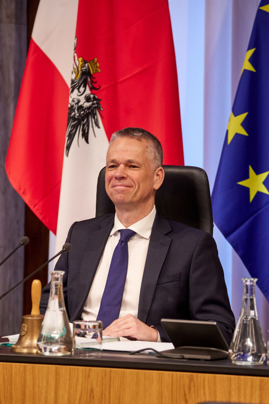 Vizepräsident des Bundesrates Harald Himmer (ÖVP) am Präsidium