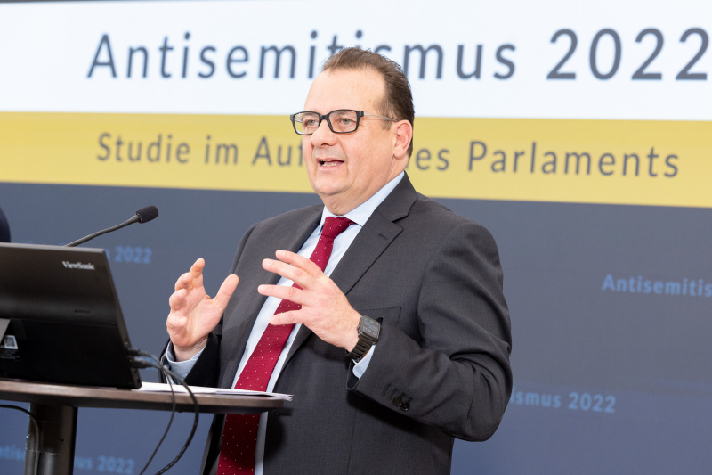 Am Rednerpult Braintrust Projektkoordinator Thomas Stern