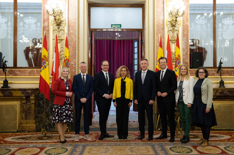 Bundesratsvizepräsidentin Doris Hahn (SPÖ), Bundesratsvizepräsident Harald Himmer (ÖVP), Bundesratspräsident Günter Kovacs (SPÖ), Präsidentin des Abgeordnetenhauses Meritxell Batet Lamaña, Veranstaltungsteilnehmer, Bundesrat Karlheinz Kornhäusl (ÖVP), Bundesrätin Elisabeth Grossman (SPÖ), Bundesrätin Elisabeth Kittl (Grüne)