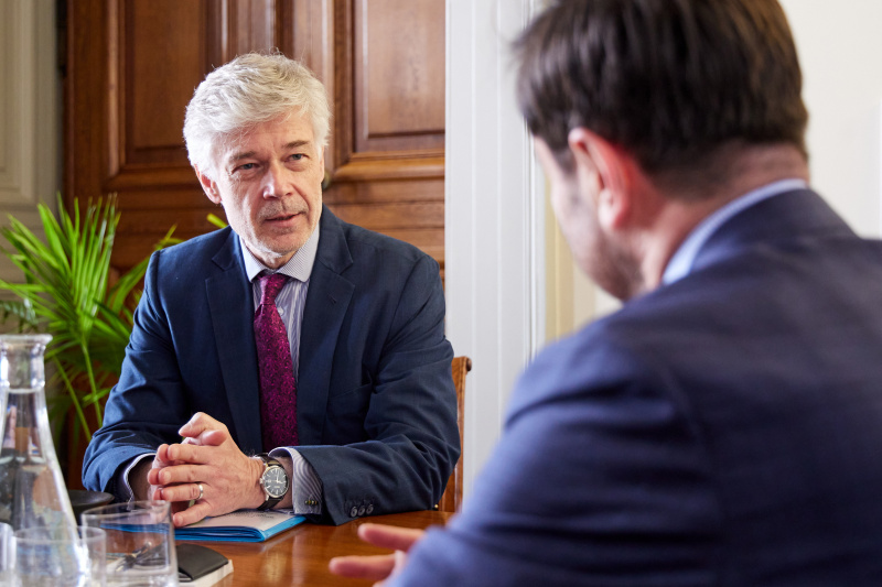 Von links: Parlamentsdirektor Harald Dossi, Generalsekretär der Werchowna Rada Viacheslav Shtuchnyi