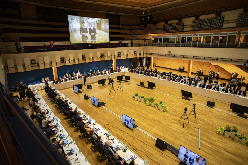 Blick in den Sitzungssaal