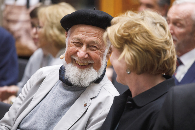 Von links: Elazar Benyoëtz - Lyriker, Parlamentsvizedirektorin Susanne Janistyn-Novák