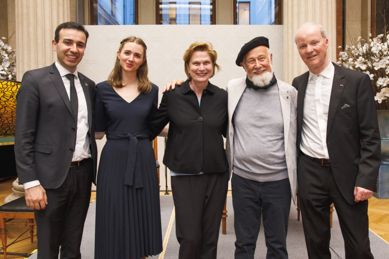 Von links: David Pinchasov - Parlament, Anna Rosa Schlechter - Universität Wien, Parlamentsvizedirektorin Susanne Janistyn-Novák, Elazar Benyoëtz - Lyriker, Kolja Lessing - Musiker