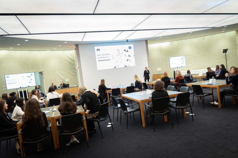 Begrüßung der Teilnehmerinnen durch Parlamentsvizedirektorin Susanne Janistyn-Novák