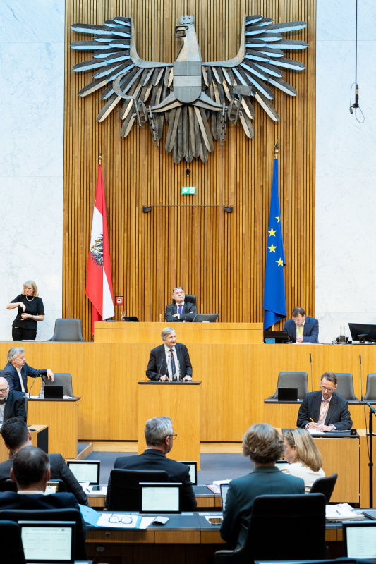 Am Rednerpult Josef Smolle (ÖVP)