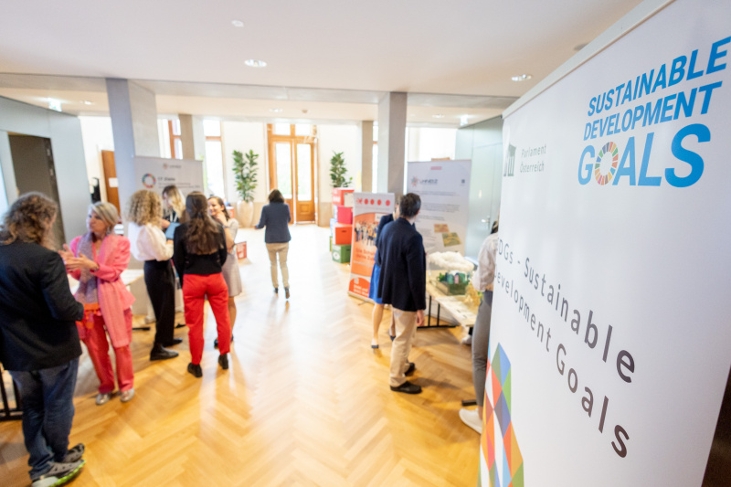 Teilnehmer:innen an den Infoständen