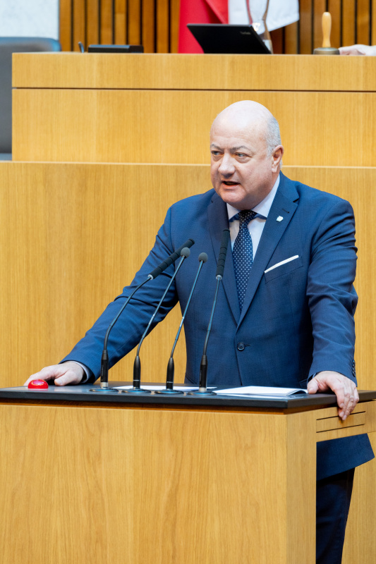 Nationalratsabgeordneter Christian Stocker (ÖVP) am Rednerpult