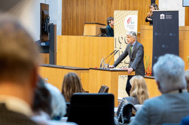 Eröffnungsworte von Parlamentsdirektor Harald Dossi