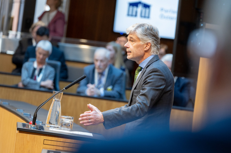 Eröffnungsworte von Parlamentsdirektor Harald Dossi