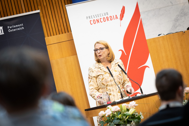 Begrüßung durch Zweite Nationalratspräsidentin Doris Bures (SPÖ)
