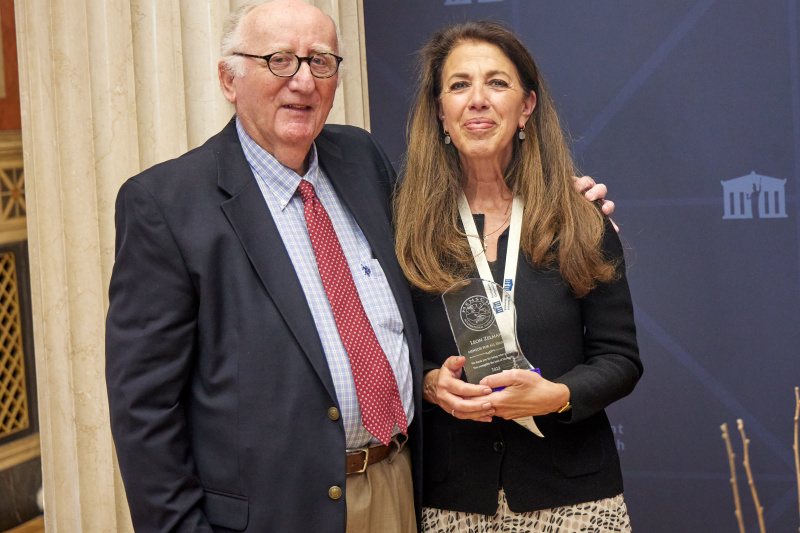 Von links: Gründer des Mensch Award Steve Geiger, Caroline Zelman