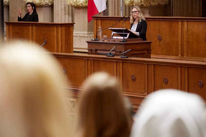 Lesung von Opfer-Biografien durch Marlene Wöckinger Vermittlerin KZ-Gedenkstätte Mauthausen